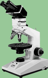 Microscope polarisant